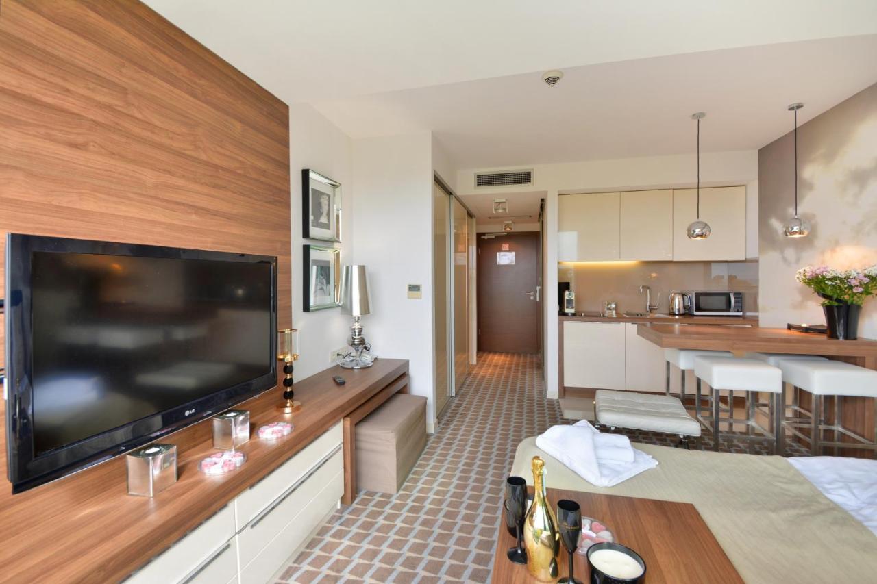 Marine Hotel Apartament Prywatny Studio Widok Na Morze Basen Sauna Jacuzzi 5 Pietro Kolberg Exterior foto